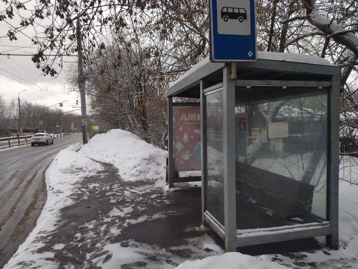 Фотография рекламного носителя, тип: Остановка 1.8x1.2, адрес: Белокаменное ш., д.2, остановка "Таболово", Видное, Московская область, Россия. Сторона A №1381892