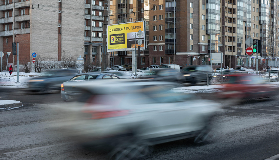 Фотография рекламного носителя, тип: Билборд 3x6, адрес: Большевиков пр-т., д.13, корп.1 Х Антонова-Овсеенко ул., Санкт-Петербург, Россия. Сторона B №1094335