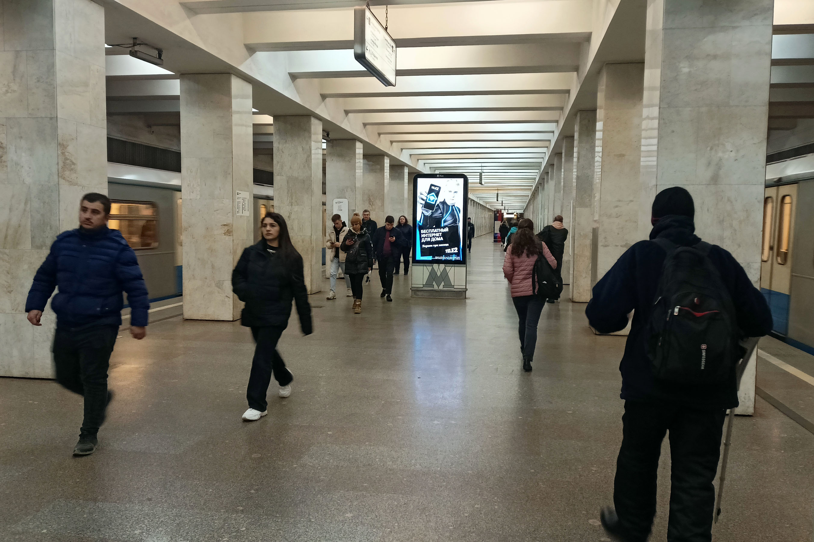 Фотография рекламного носителя, тип: Видеоэкран, адрес: Станция метро «Владыкино», линия Серпуховско-Тимирязевская, Москва, Россия. Сторона/вариант A1 №1006162