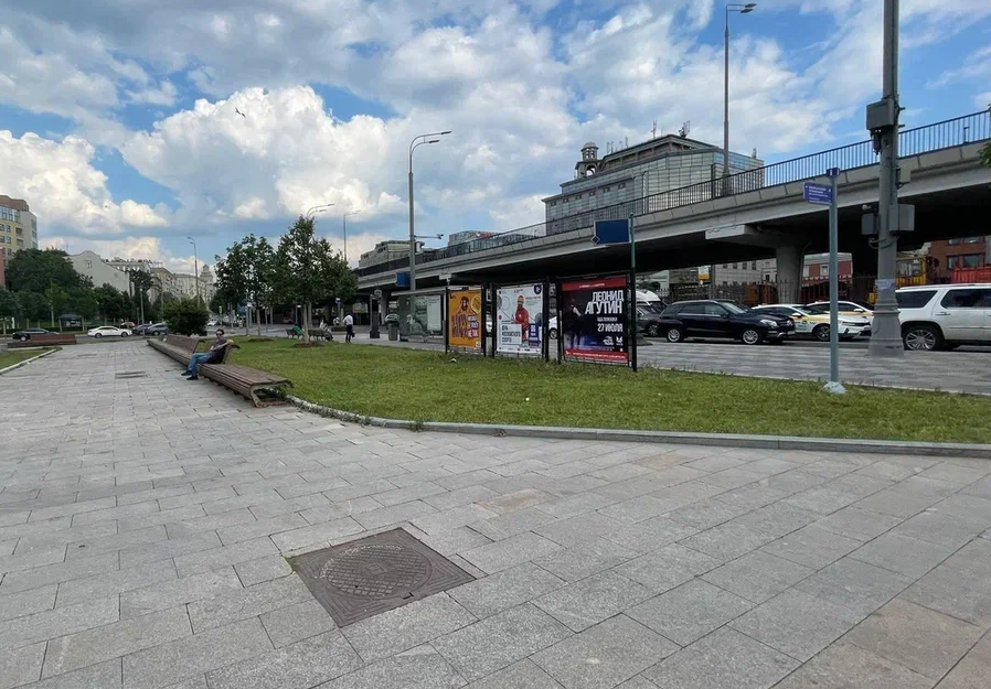 Фотография рекламного носителя, тип: Афиша 1.75x1.8, адрес: Садовая-Самотечная ул., поз.2, стенд 3, Москва, Россия. Сторона B №1382300