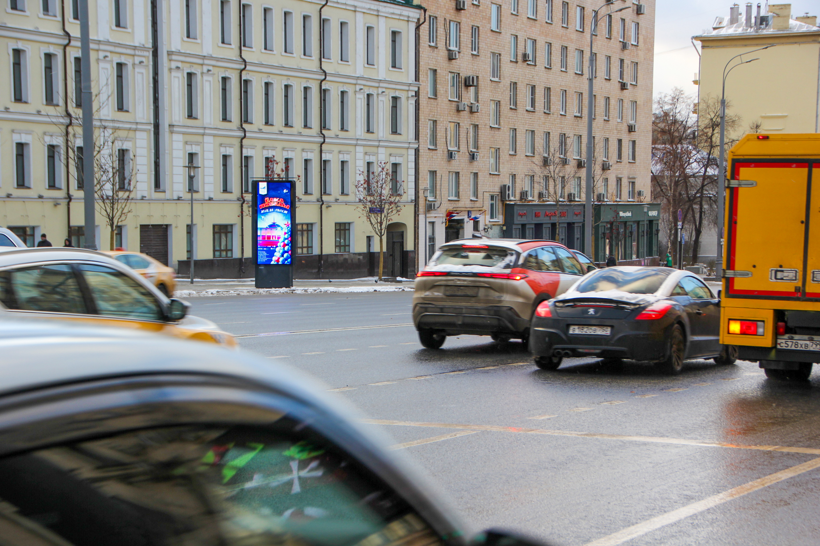 Фотография рекламного носителя, тип: Пиллар 3x1.4, адрес: М. Сухаревская пл., д.6, Москва, Россия. Сторона B1-B10 №365248