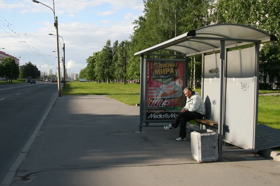 Фотография рекламного носителя, тип: Остановка 1.8x1.2, адрес: Партизана Германа ул., д.12, Санкт-Петербург, Россия. Сторона А №130196