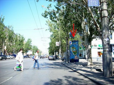 Фотография рекламного носителя, тип: Пиллар 3x1.4, адрес: Комсомольская ул. Х Мира ул., Волгоград, Волгоградская область, Россия. Сторона A №82869