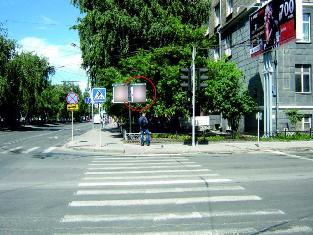 Фотография рекламного носителя, тип: Дорожный указатель, адрес: Красный пр-т. Х Фрунзе ул., Новосибирск, Новосибирская область, Россия. Сторона 2 №183314