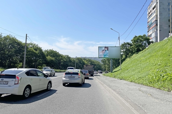 Фотография рекламного носителя, тип: Билборд 3x6, адрес: Луговая ул., д.47, Владивосток, Приморский край, Россия. Сторона А №195713
