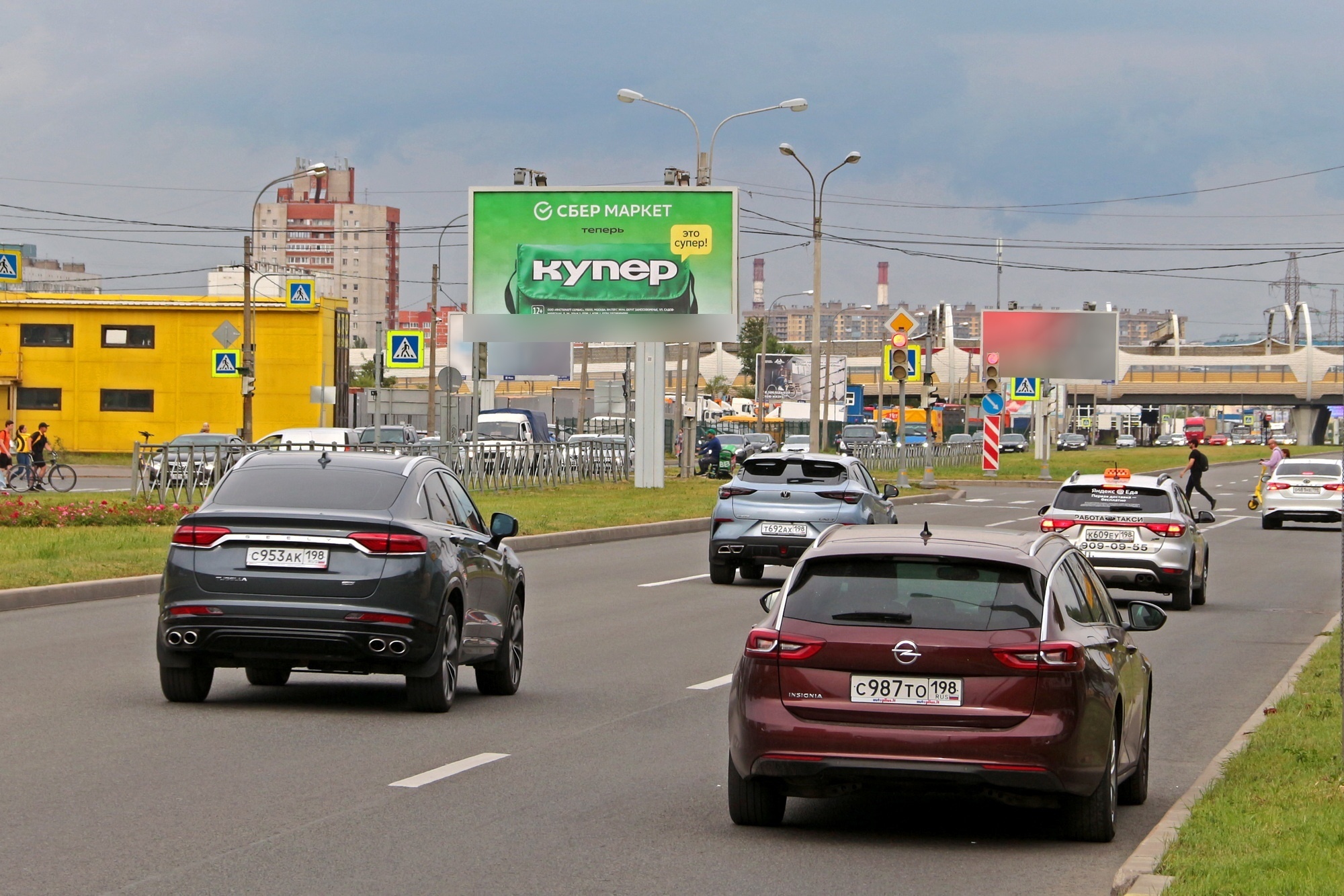 Фотография рекламного носителя, тип: Билборд 3x6, адрес: Оптиков ул., д.30 Х Яхтенная ул., поз.2, Санкт-Петербург, Россия. Сторона А1 №673268