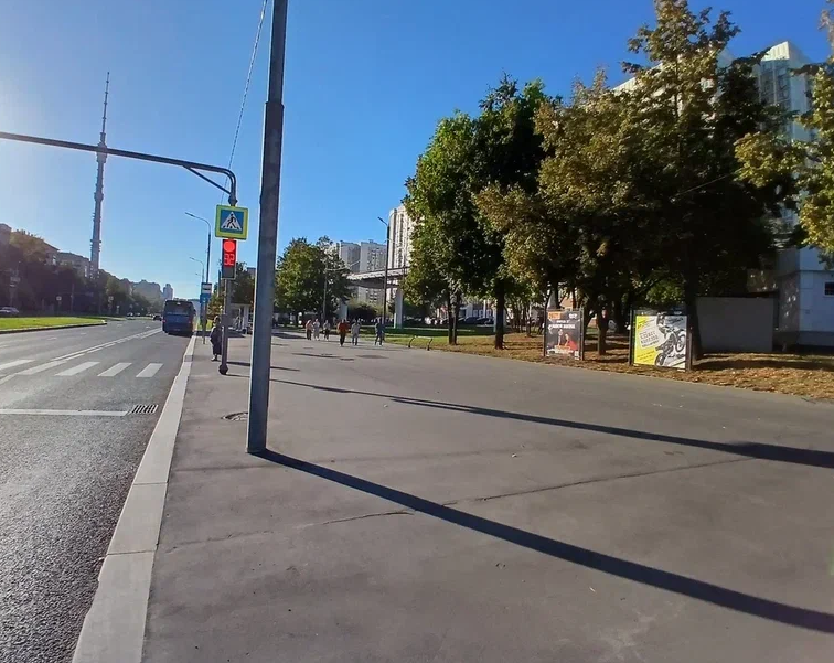 Фотография рекламного носителя, тип: Афиша 1.75x1.8, адрес: Академика Королева ул., ост. "Цандера ул." поз2, стенд 2, Москва, Россия. Сторона A №886497