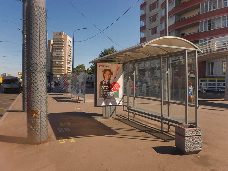 Фотография рекламного носителя, тип: Остановка 1.8x1.2, адрес: Славы пр-т. Х Будапештская ул., д.48, Санкт-Петербург, Россия. Сторона А №165836