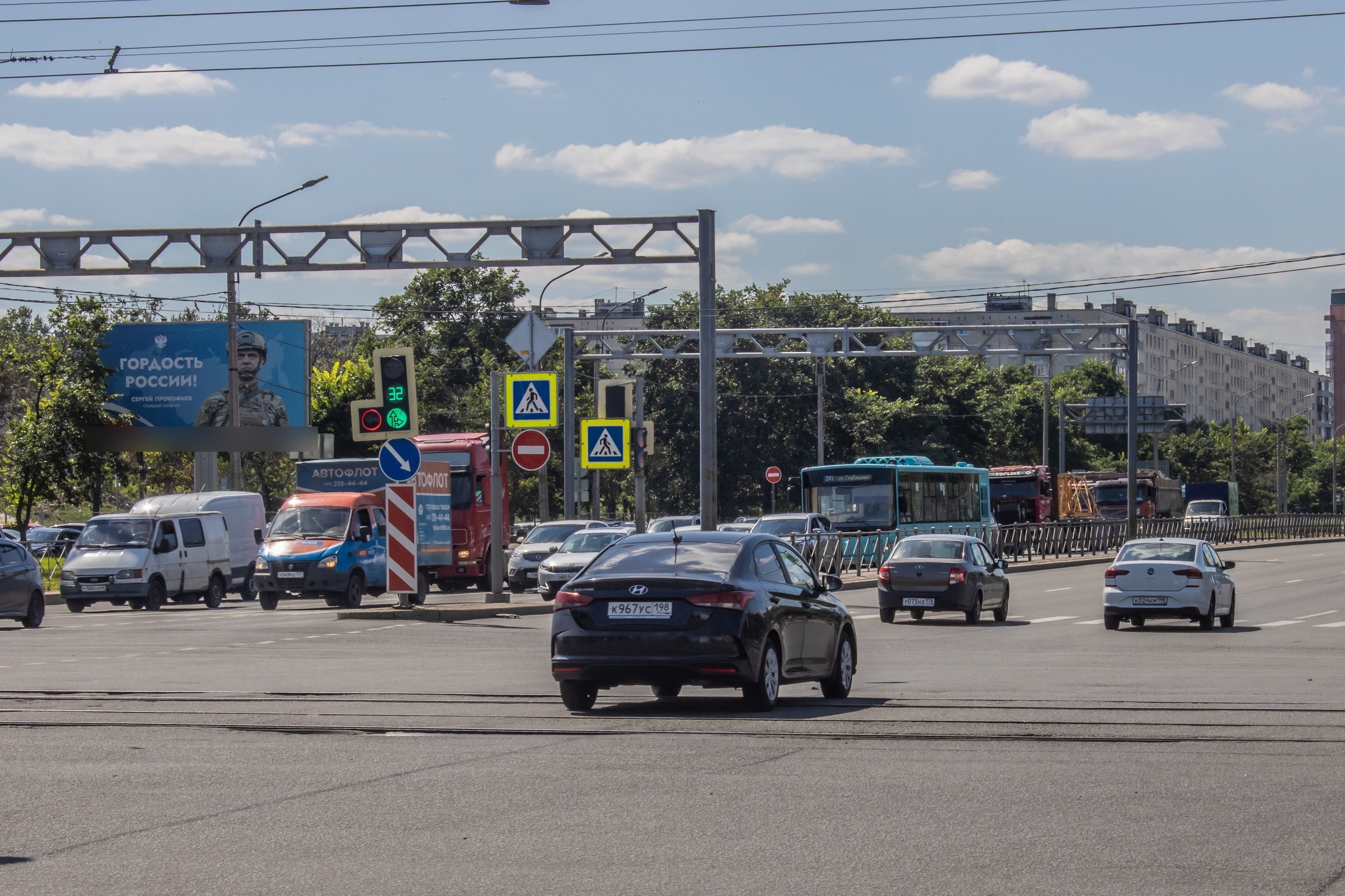 Фотография рекламного носителя, тип: Билборд 3x6, адрес: Дунайский пр-т. Х Бухарестская ул., Санкт-Петербург, Россия. Сторона Б №214816