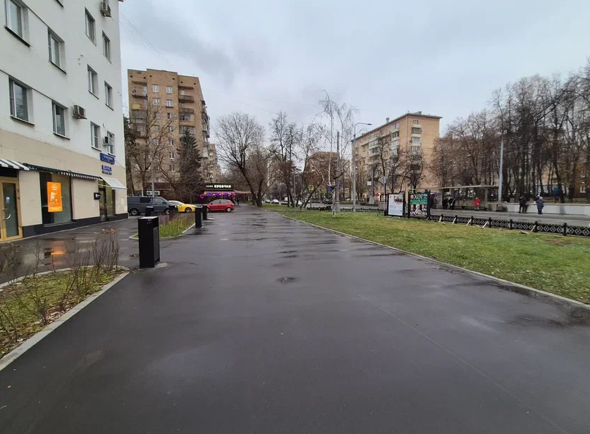 Фотография рекламного носителя, тип: Афиша 1.75x1.8, адрес: Шаболовка ул., д.61, стенд 1, Москва, Россия. Сторона B №1383990