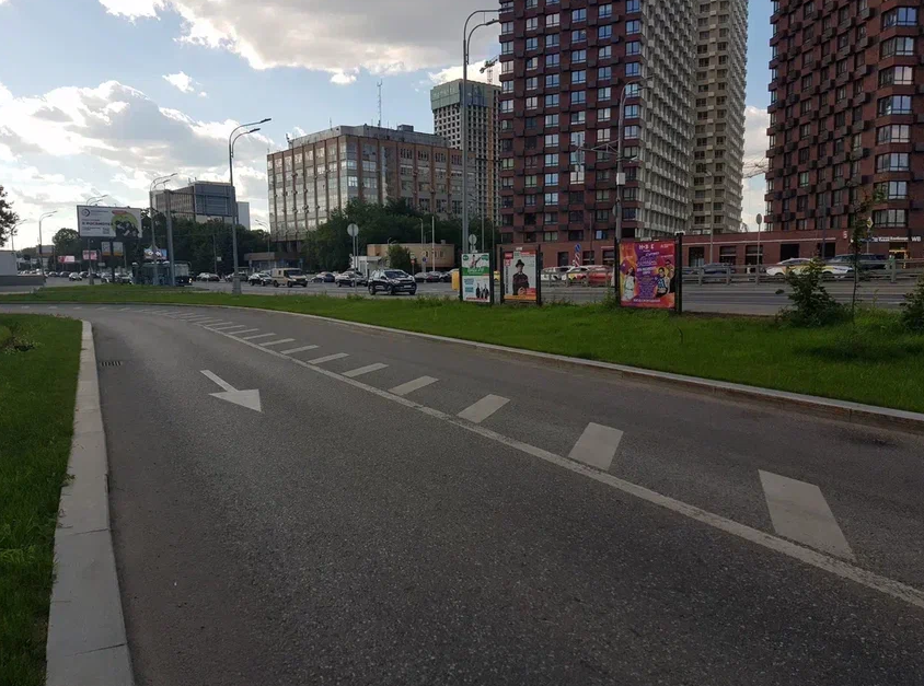 Фотография рекламного носителя, тип: Афиша 1.75x1.8, адрес: Волоколамское ш., д.26, поз.2, стенд 1, Москва, Россия. Сторона B №1381211