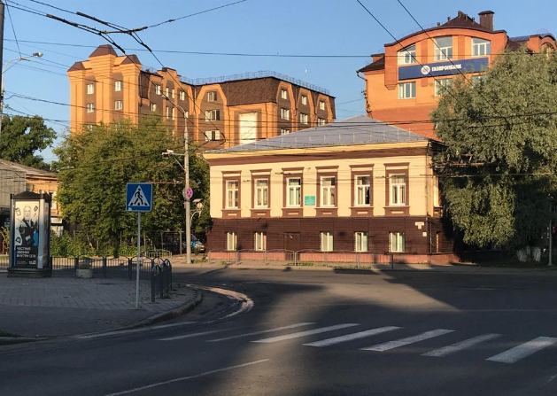 Фотография рекламного носителя, тип: Пиллар 3x1.4, адрес: Ленина пр-т. Х 1905 года пер., поз.1, Томск, Томская область, Россия. Сторона С №652212