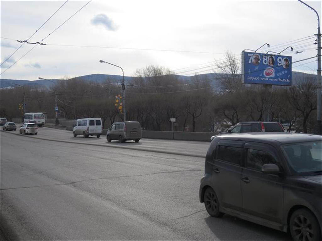 Фотография рекламного носителя, тип: Билборд 3x6, адрес: Коммунальный мост, 25 м до остановки, Красноярск, Красноярский край, Россия. Сторона А1 №88401