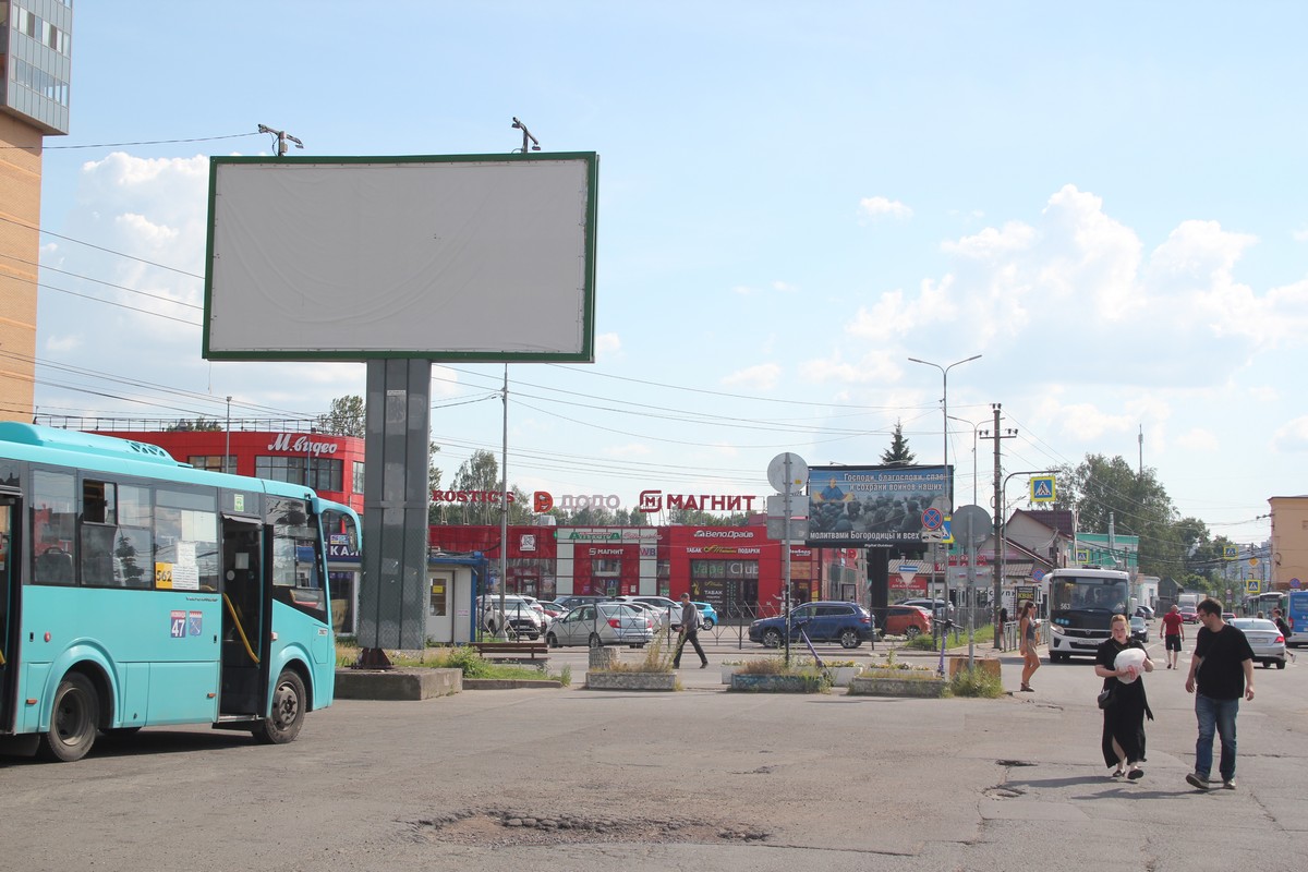 Фотография рекламного носителя, тип: Билборд 3x6, адрес: Мурино г., Привокзальная пл., метро "Девяткино", Санкт-Петербург, Россия. Сторона Б №504199