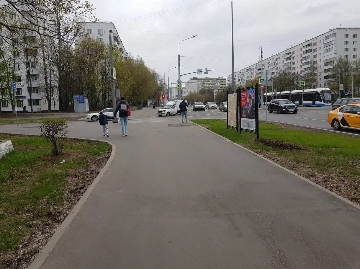 Фотография рекламного носителя, тип: Афиша 1.75x1.8, адрес: Чертановская ул., д.17А, поз.3, стенд 1, Москва, Россия. Сторона B №866649