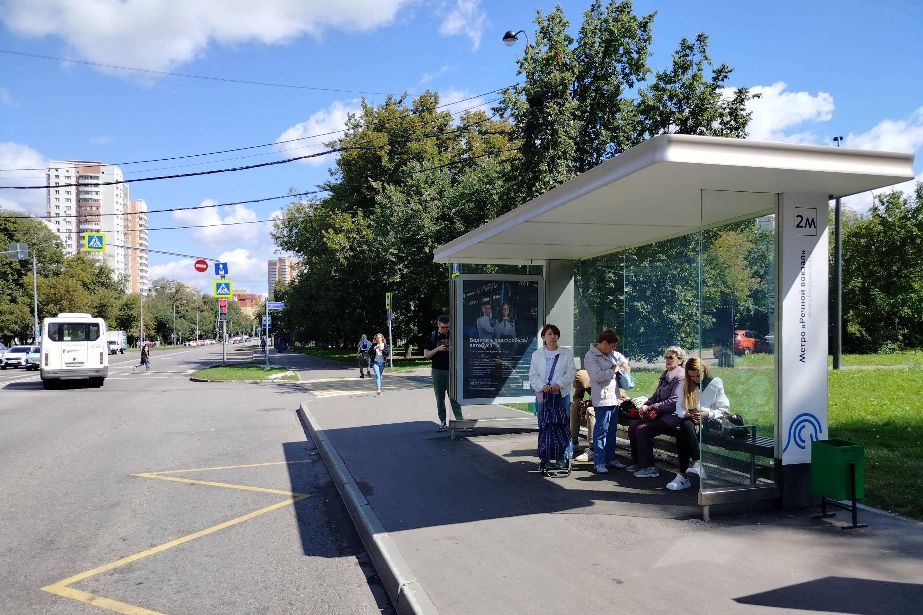 Фотография рекламного носителя, тип: Остановка 1.8x1.2, адрес: Фестивальная ул., ост. "метро "Речной вокзал", поз.4, Москва, Россия. Сторона А №889253