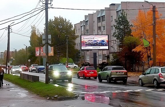 Фотография рекламного носителя, тип: Билборд 3x6, адрес: Либкнехта ул. Х Революции пл., Боровичи, Новгородская область, Россия. Сторона A1-A10 №397517