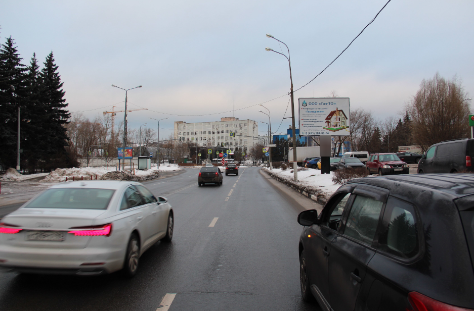 Фотография рекламного носителя, тип: Ситиборд 2.7x3.7, адрес: Комарова ул., д.6, Мытищи, Московская область, Россия. Сторона А №790686