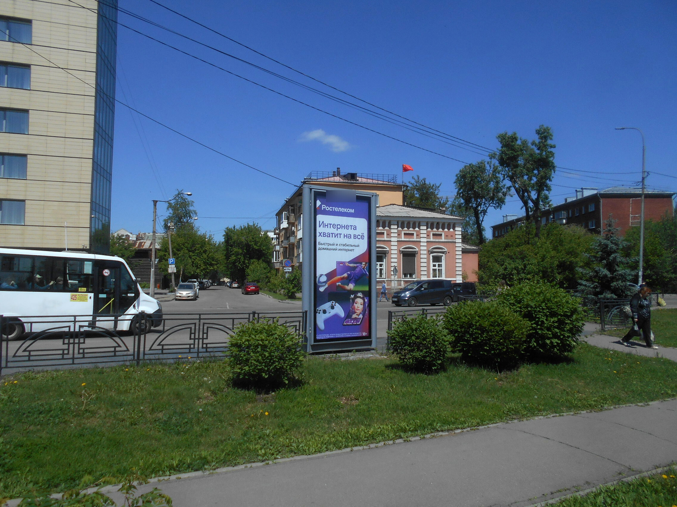 Фотография рекламного носителя, тип: Пиллар 3x1.4, адрес: Чкалова ул., отель Мариот, Иркутск, Иркутская область, Россия. Сторона С №1077809