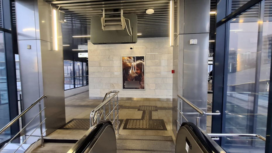 Фотография рекламного носителя, тип: Постер/баннер, адрес: ЖД вокзал «Станция Зеленоград-Крюково МЦД-3», Привокзальная пл., стр.2, Москва, Россия. Сторона/вариант А №1327086