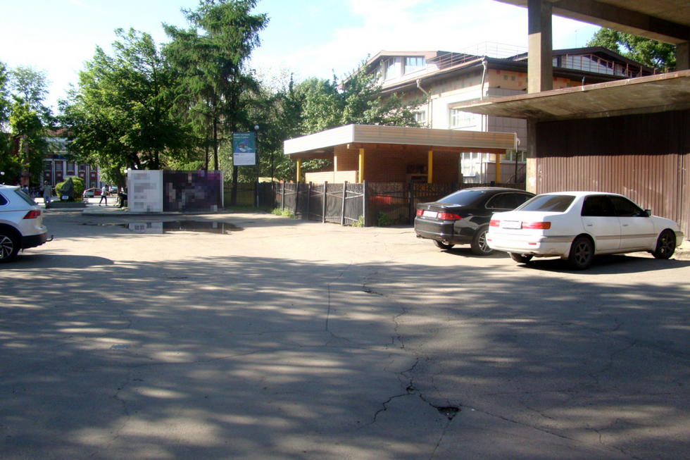 Фотография рекламного носителя, тип: Пилон, адрес: Карла Маркса ул., район Киото, Иркутск, Иркутская область, Россия. Сторона А №158409