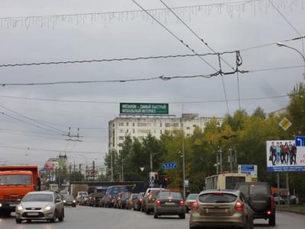 Фотография рекламного носителя, тип: Крышная установка, адрес: Воровского ул., д.123, Киров, Кировская область, Россия. Сторона A1-A3 №160322