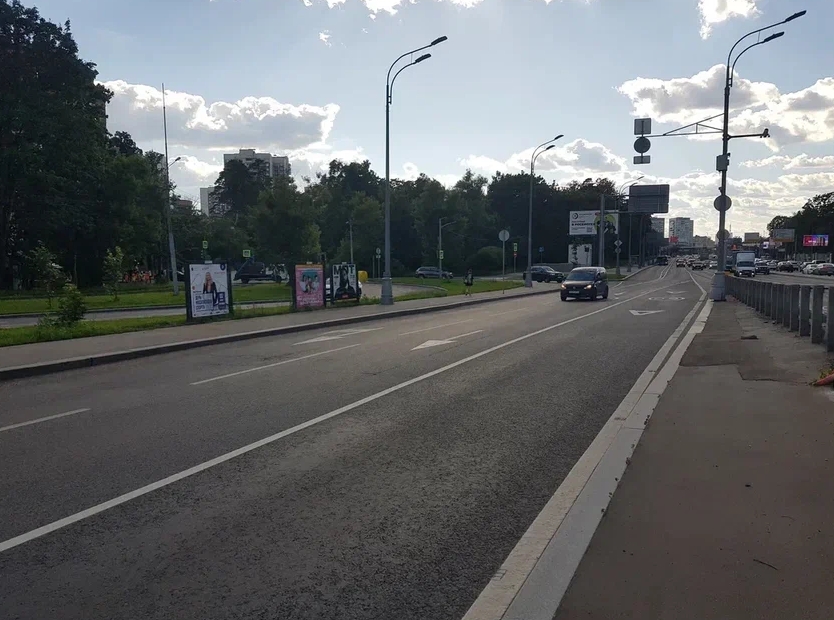 Фотография рекламного носителя, тип: Афиша 1.75x1.8, адрес: Волоколамское ш., д.26, поз.2, стенд 2, Москва, Россия. Сторона A №886628