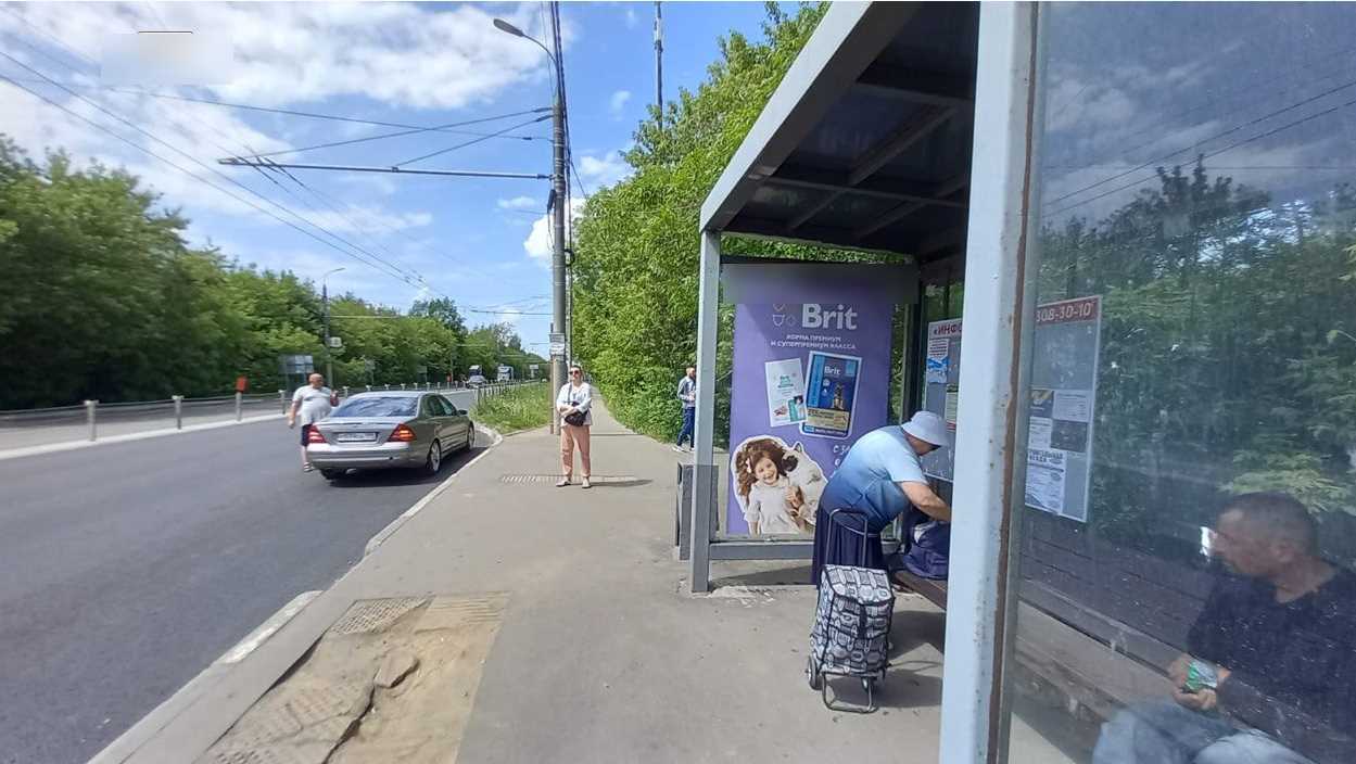 Фотография рекламного носителя, тип: Остановка 1.8x1.2, адрес: Белокаменное ш., д.2, остановка "Таболово", Видное, Московская область, Россия. Сторона A №1381888