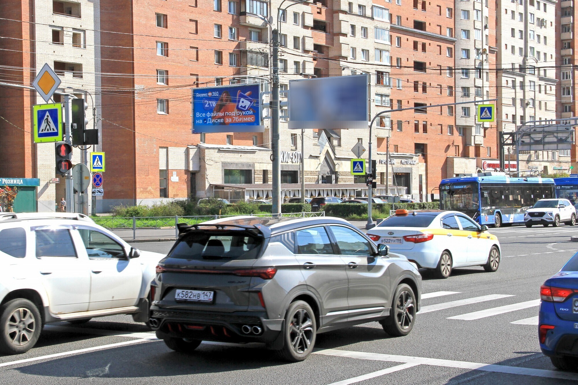 Фотография рекламного носителя, тип: Билборд 3x6, адрес: Комендантский пр-т. Х Долгоозерная ул., Санкт-Петербург, Россия. Сторона Б1 №106333