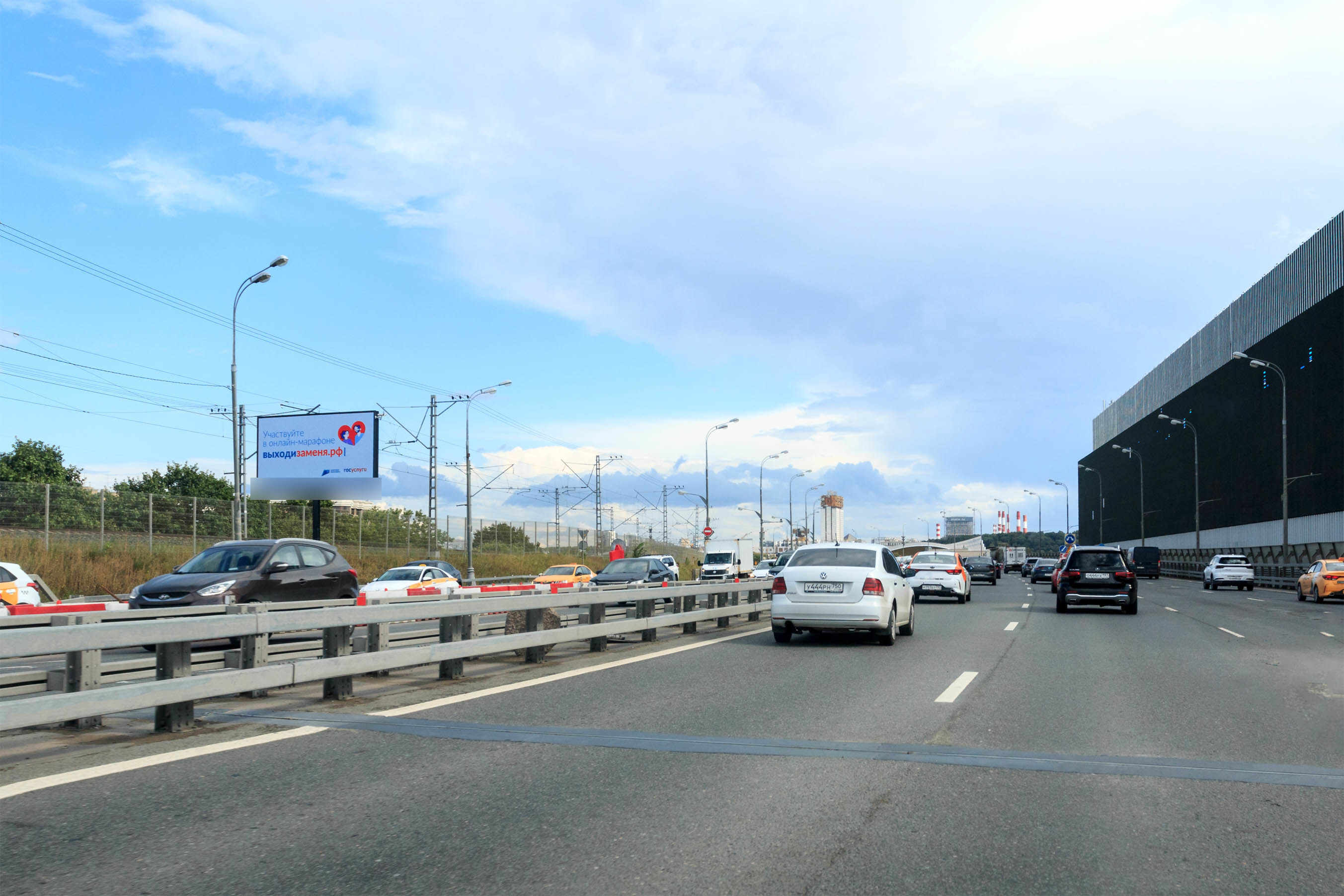 Фотография рекламного носителя, тип: Билборд 3x6, адрес: ТТК, 350м до Бережковского моста, Москва, Россия. Сторона Б1 №117118