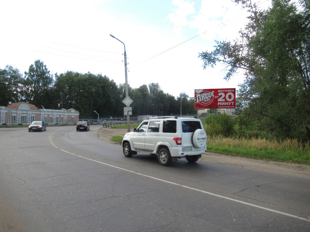 Фотография рекламного носителя, тип: Билборд 3x6, адрес: 9-го Января ул., Углич, Ярославская область, Россия. Сторона А №110771