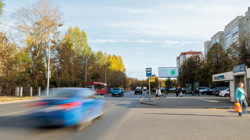 Фотография рекламного носителя, тип: Билборд 3x6, адрес: Космонавтов ул., д.42, Казань, Республика Татарстан, Россия. Сторона А1-А3 №761193