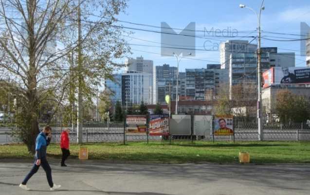 Фотография рекламного носителя, тип: Уличный информационный стенд, адрес: Космонавтов пр-т., Баумана метро, Екатеринбург, Свердловская область, Россия. Сторона В5 №1094684