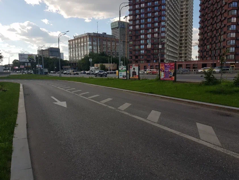 Фотография рекламного носителя, тип: Афиша 1.75x1.8, адрес: Волоколамское ш., д.26, поз.2, стенд 2, Москва, Россия. Сторона B №1381212