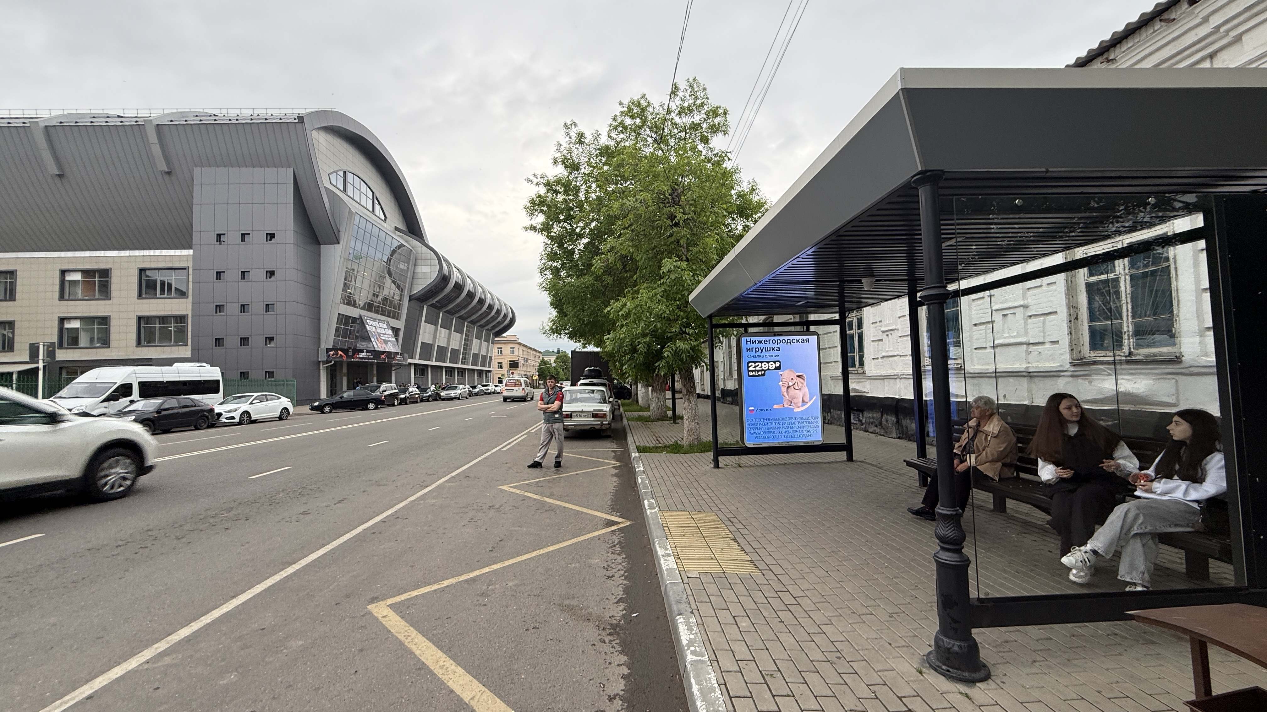 Фотография рекламного носителя, тип: Остановка 1.8x1.2, адрес: Советская ул., четная сторона, Майкоп, Республика Адыгея, Россия. Сторона А1 №1325749