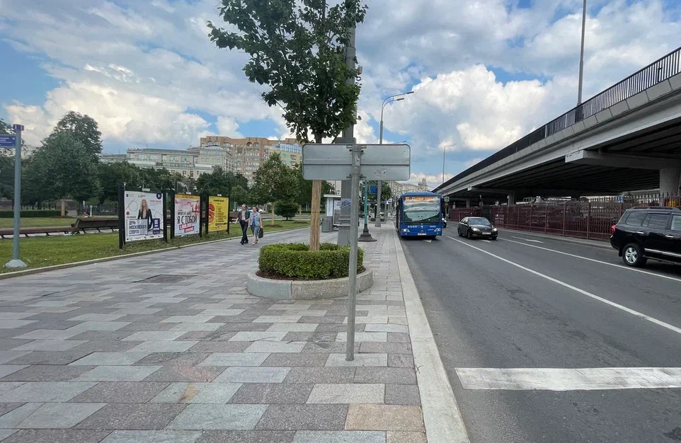 Фотография рекламного носителя, тип: Афиша 1.75x1.8, адрес: Садовая-Самотечная ул., поз.2, стенд 3, Москва, Россия. Сторона А №620111