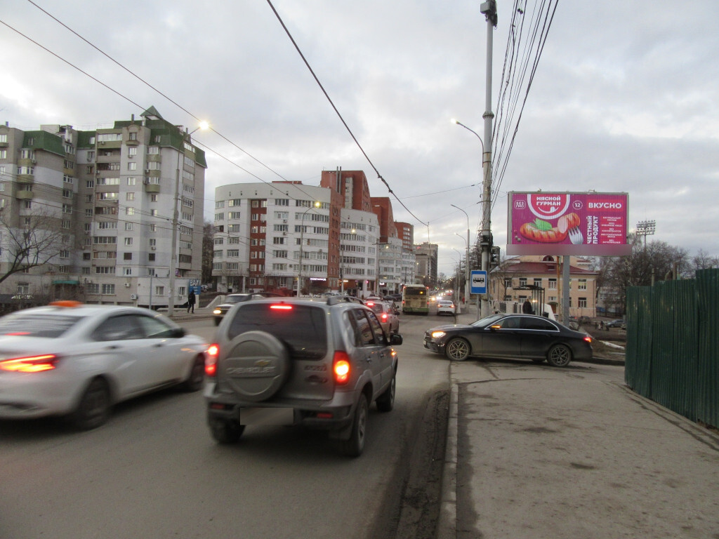 Фотография рекламного носителя, тип: Билборд 3x6, адрес: Маяковского ул., ост."Стадион "Спартак", Рязань, Рязанская область, Россия. Сторона A1-A3 №981379