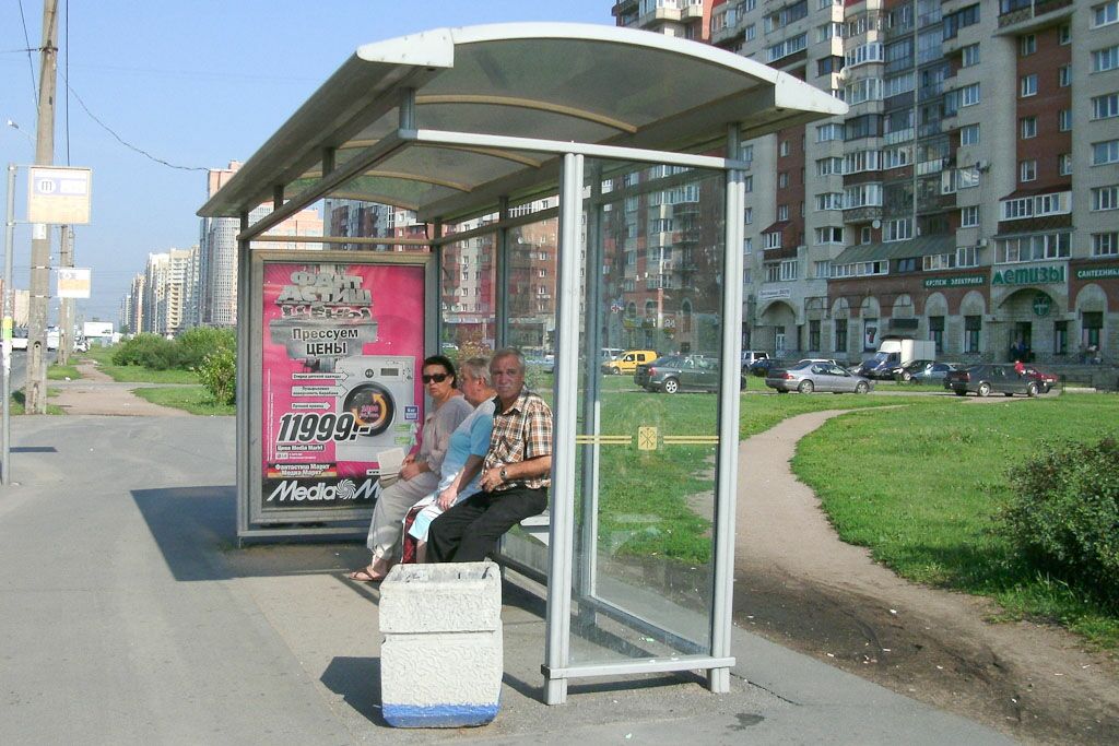 Фотография рекламного носителя, тип: Остановка 1.8x1.2, адрес: Ленинский пр-т., д.90, Санкт-Петербург, Россия. Сторона А №130224