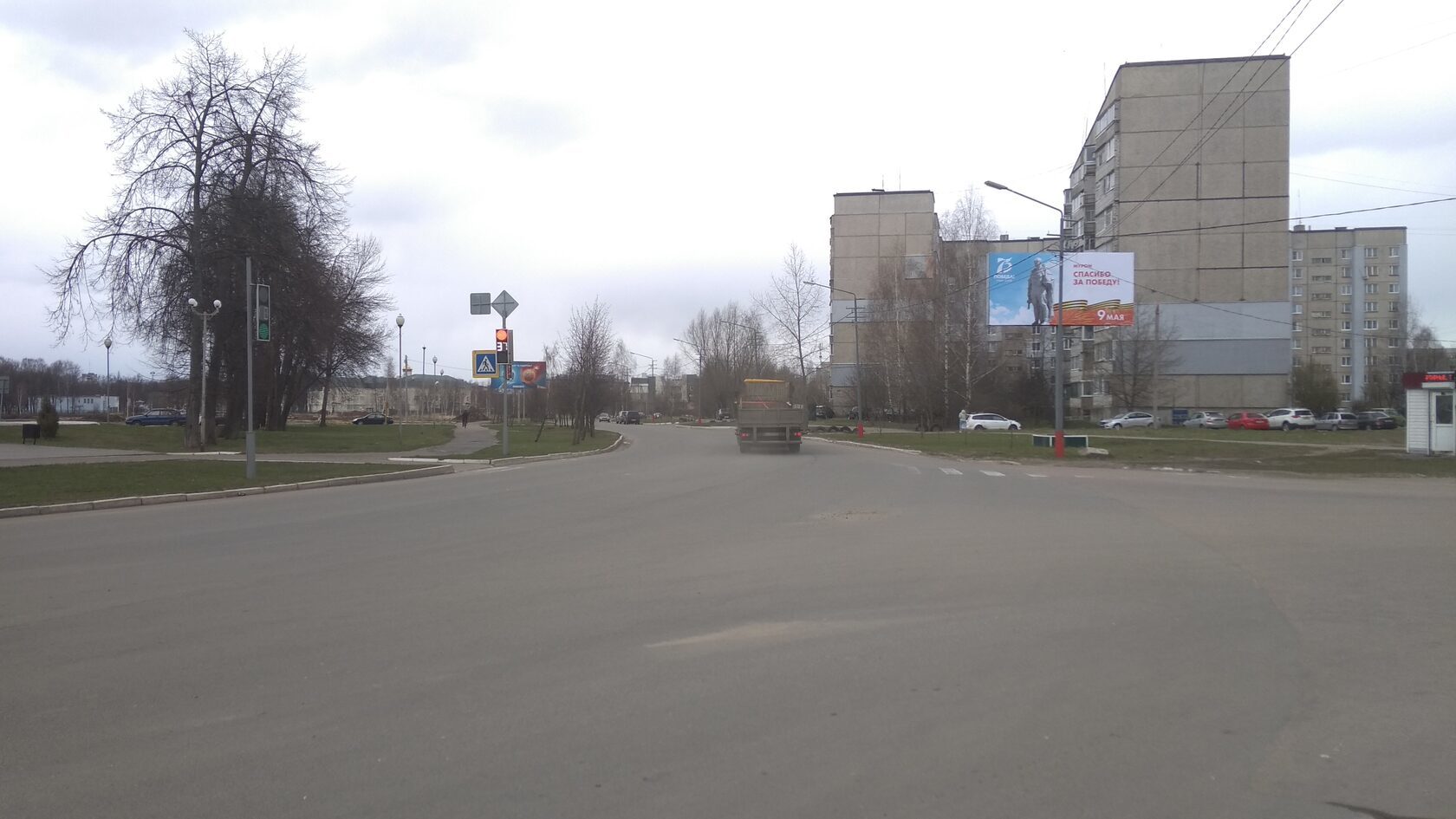 Фотография рекламного носителя, тип: Билборд 3x6, адрес: Кленовая ул., ТЦ Крокодил, Владимир, Владимирская область, Россия. Сторона А №1364351