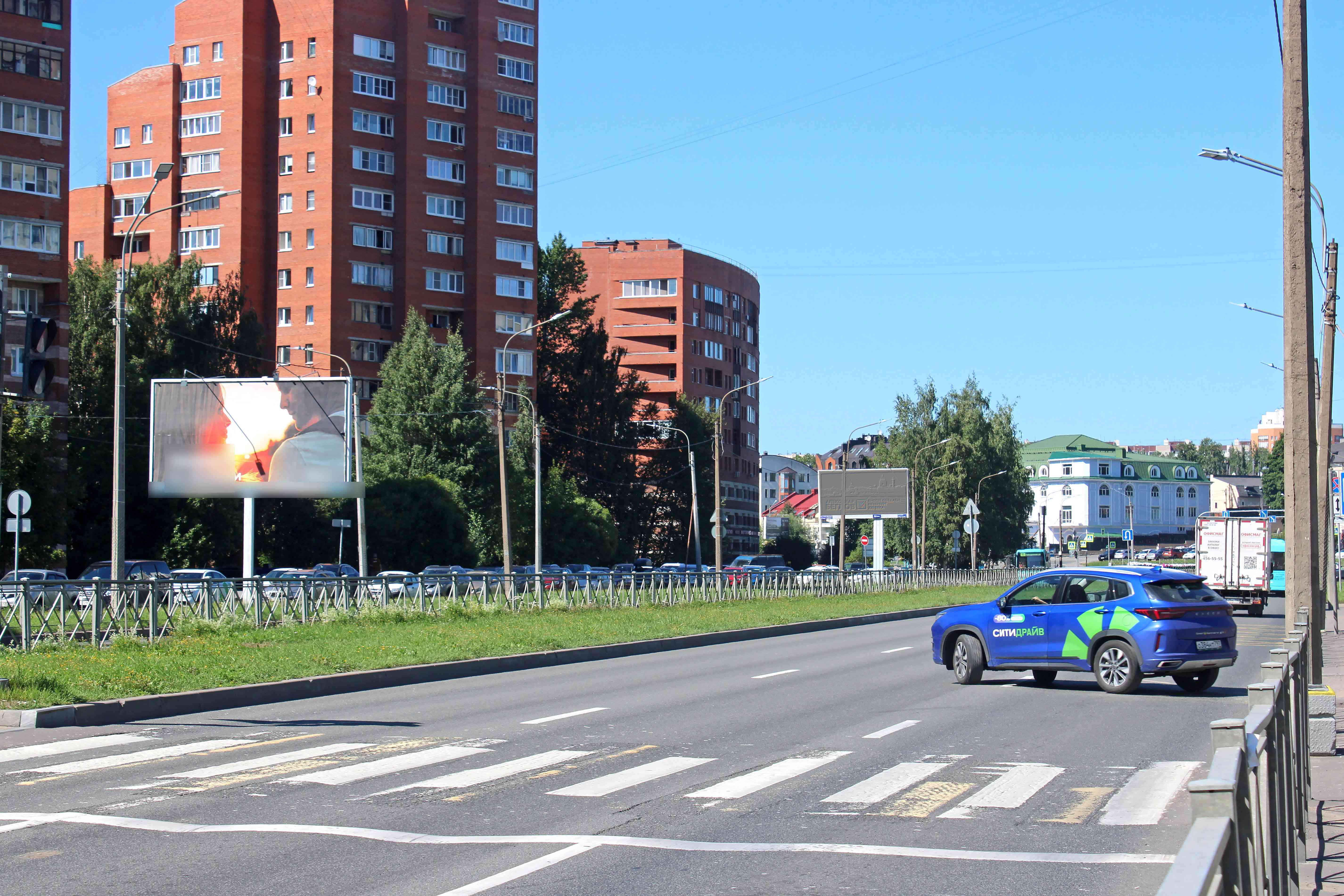 Фотография рекламного носителя, тип: Билборд 3x6, адрес: Коломяжский пр-т. Х Котельникова аллея, д.1, Санкт-Петербург, Россия. Сторона Б1 №684216