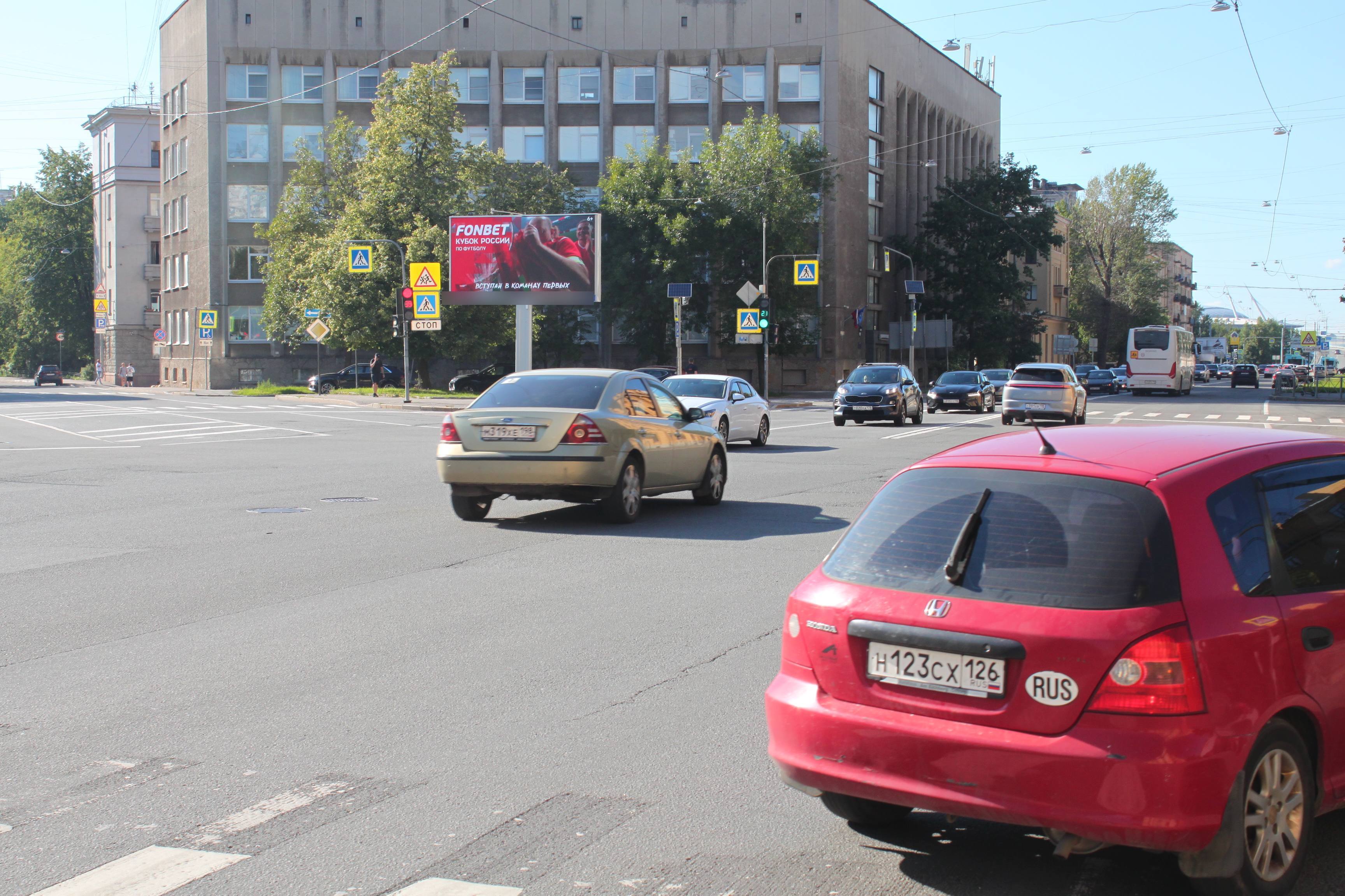 Фотография рекламного носителя, тип: Билборд 3x6, адрес: КИМа пр-т., д.22 Х Каховского пер., Санкт-Петербург, Россия. Сторона А2 №119214