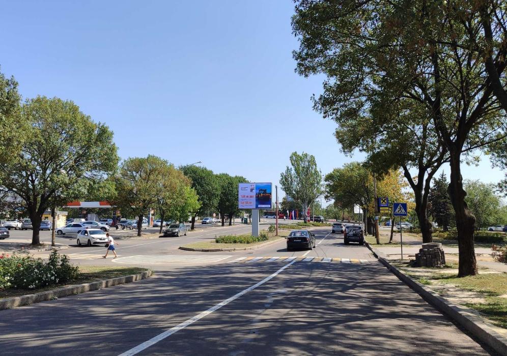 Фотография рекламного носителя, тип: Ситиборд 2.7x3.7, адрес: Стадионная ул., д.3Д, Донецк, Донецкая область, Россия. Сторона A11-A20 №1404045