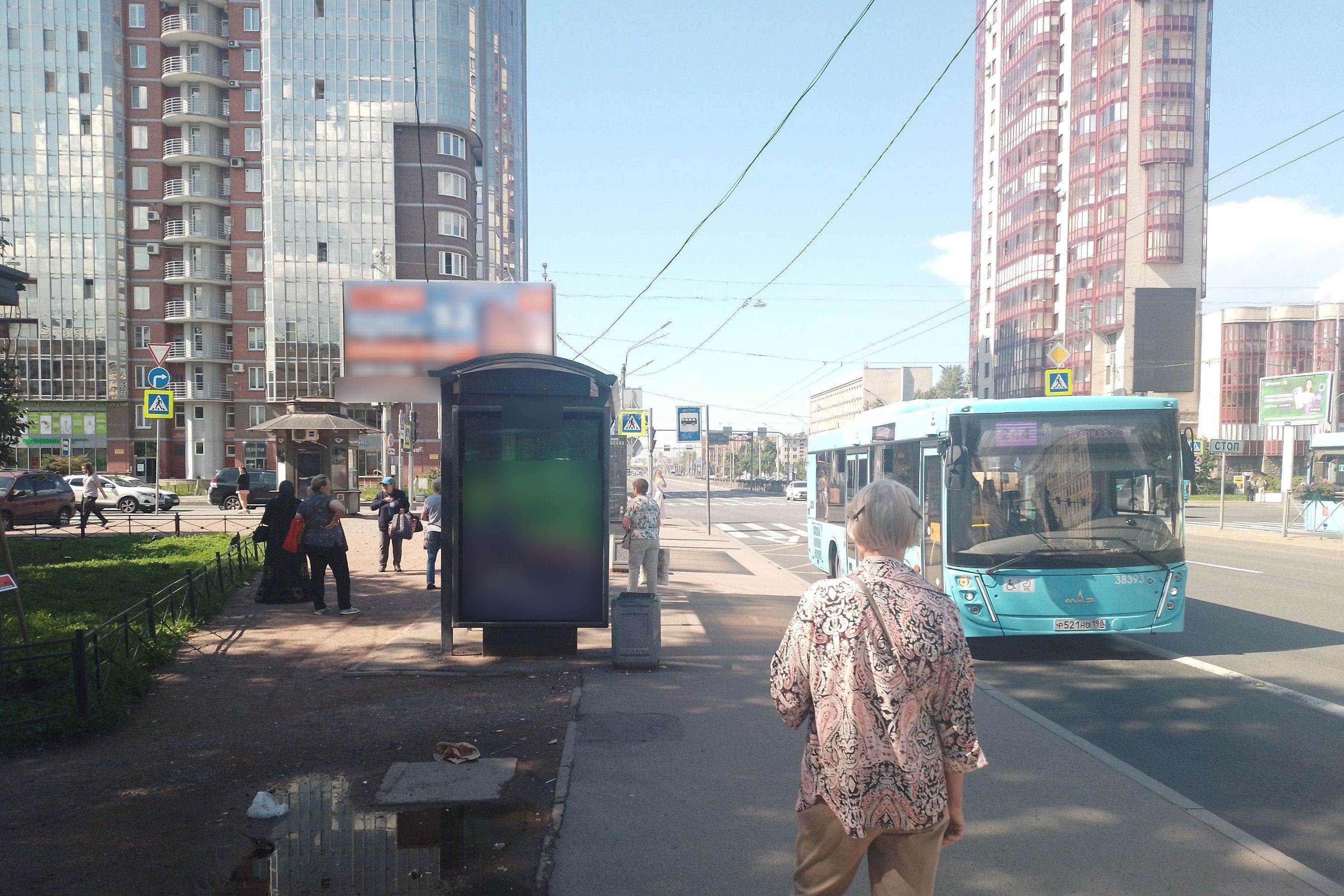 Фотография рекламного носителя, тип: Остановка 1.8x1.2, адрес: Ленинский пр-т., д.159, поз.2 Х Варшавская ул., Санкт-Петербург, Россия. Сторона Б №139017