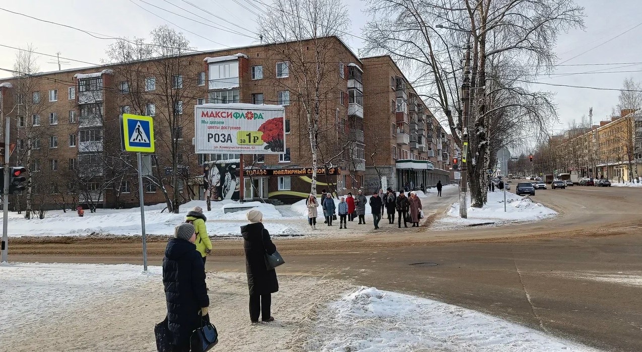Фотография рекламного носителя, тип: Билборд 3x6, адрес: Коммунистическая ул., д.59, Сыктывкар, Республика Коми, Россия. Сторона А1 №1331297