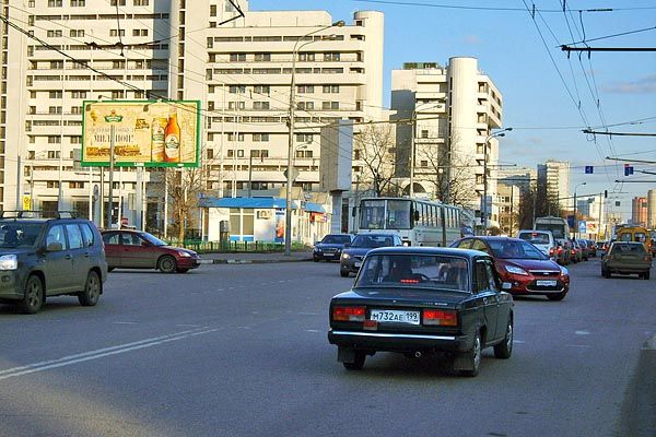 Фотография рекламного носителя, тип: Билборд 3x6, адрес: 26 Бакинских комиссаров ул., д.2, корп.1, Москва, Россия. Сторона B №64701