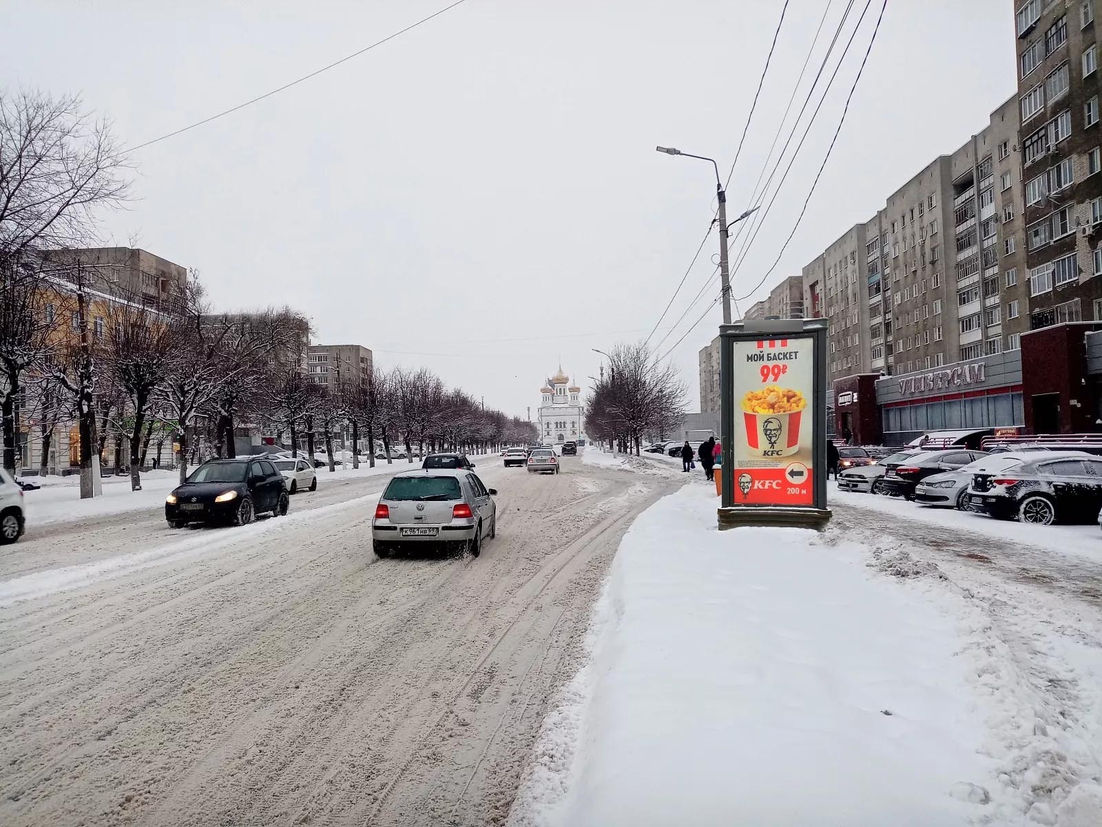 Фотография рекламного носителя, тип: Пиллар 3x1.4, адрес: Чайковского пр-т., д.35 Х Спортивный пер., Тверь, Тверская область, Россия. Сторона A №1044087