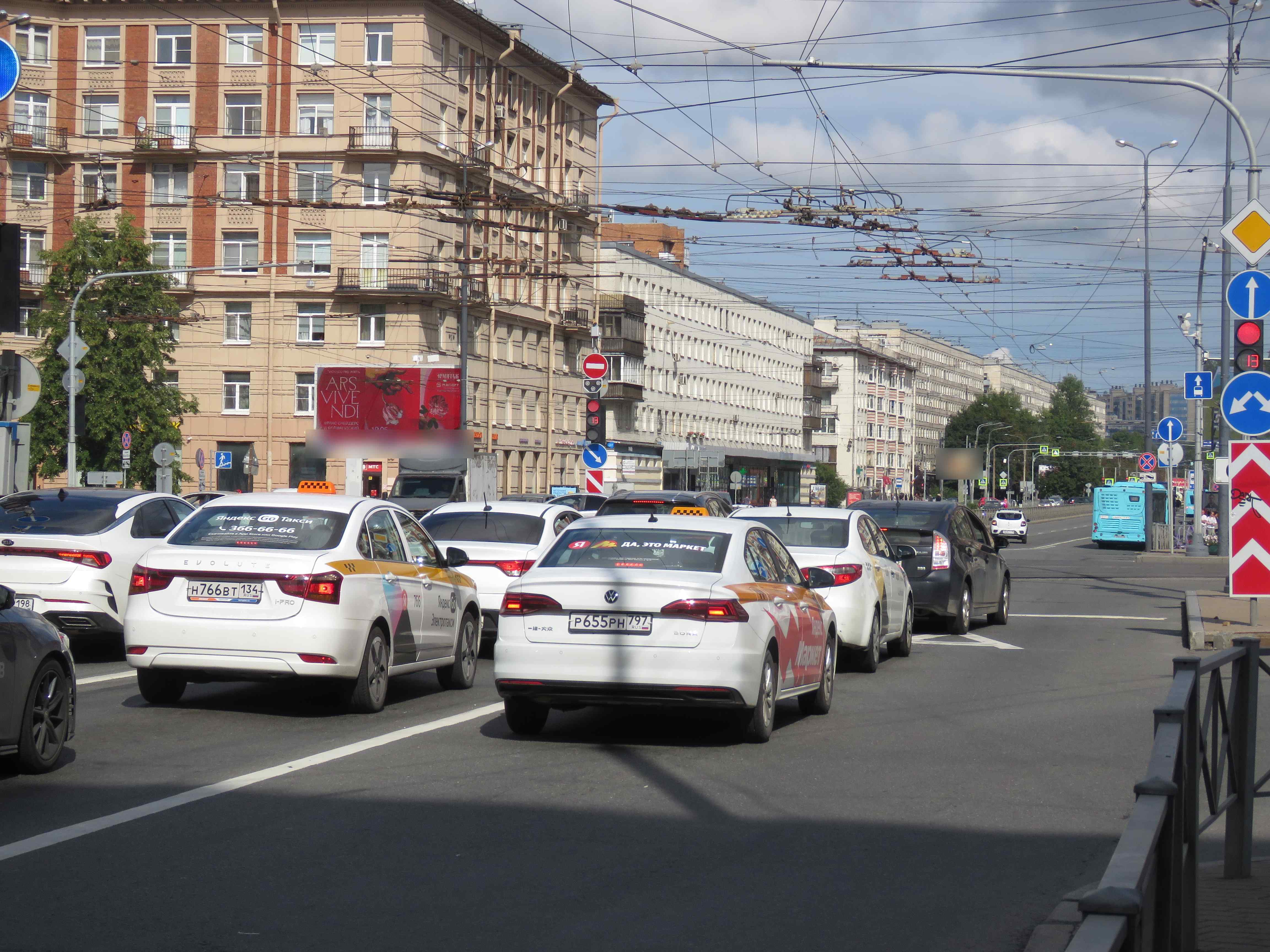Фотография рекламного носителя, тип: Билборд 3x6, адрес: Заневская пл. Х Заневский пр-т., д.26, Санкт-Петербург, Россия. Сторона Б1 №106074