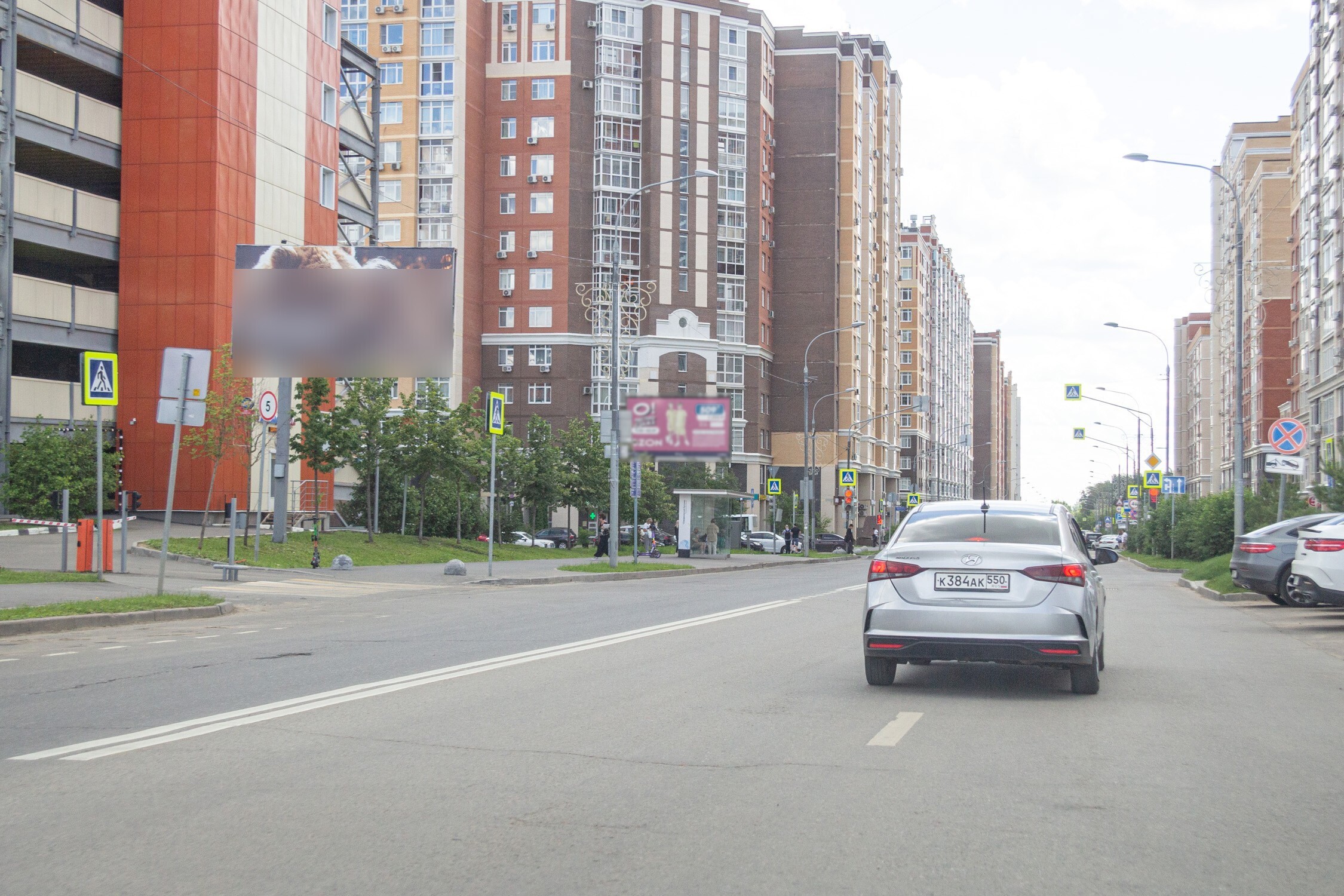 Фотография рекламного носителя, тип: Билборд 3x6, адрес: Коммунарка пос., Липовый Парк ул., д.3, поз.1, Москва, Россия. Сторона Б №956706