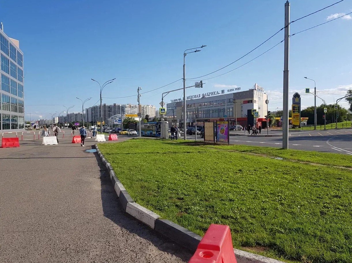 Фотография рекламного носителя, тип: Афиша 1.75x1.8, адрес: Люблинская ул., д.153, стенд 1, Москва, Россия. Сторона B №1349892