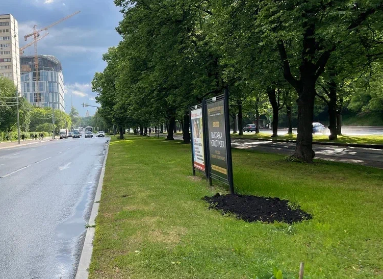 Фотография рекламного носителя, тип: Афиша 1.75x1.8, адрес: Косыгина ул., д.7, стенд 2, Москва, Россия. Сторона A №886837